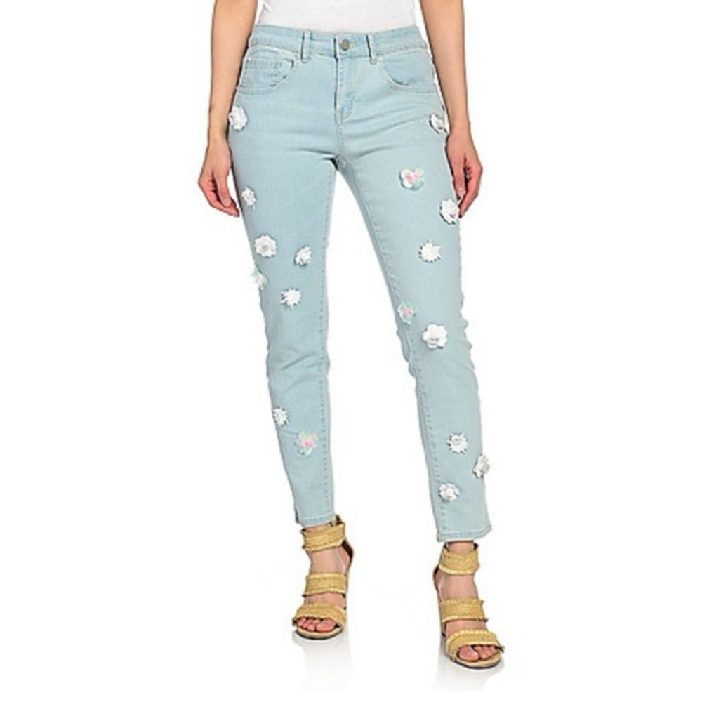 Mod X Light Wash Floral Embroidered Women's Jeans | 10